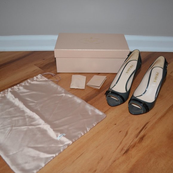 Prada Calzature Donna Patent leather Nebbia Gray Peep Toe Pumps Italy - Picture 1 of 15